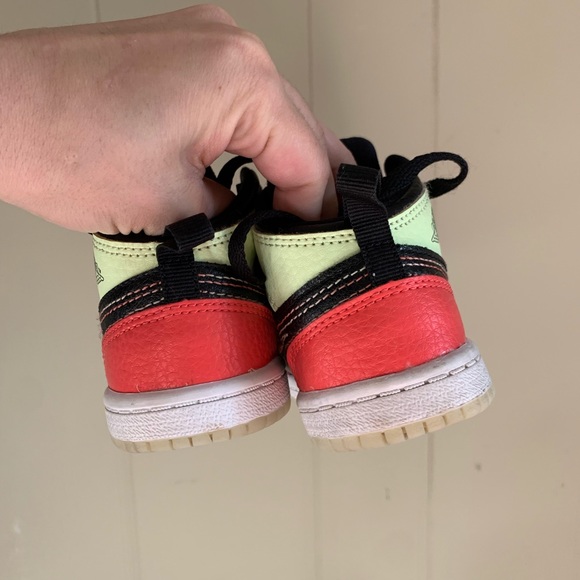 Nike Air Jordan 1 Mid SE Glow in the Dark Toddler Sneakers 7c - Picture 4 of 8